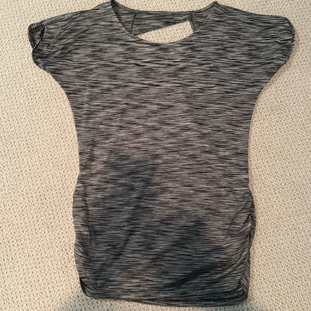 Reebok Sri-fit athletic top size Large black and white stripe
